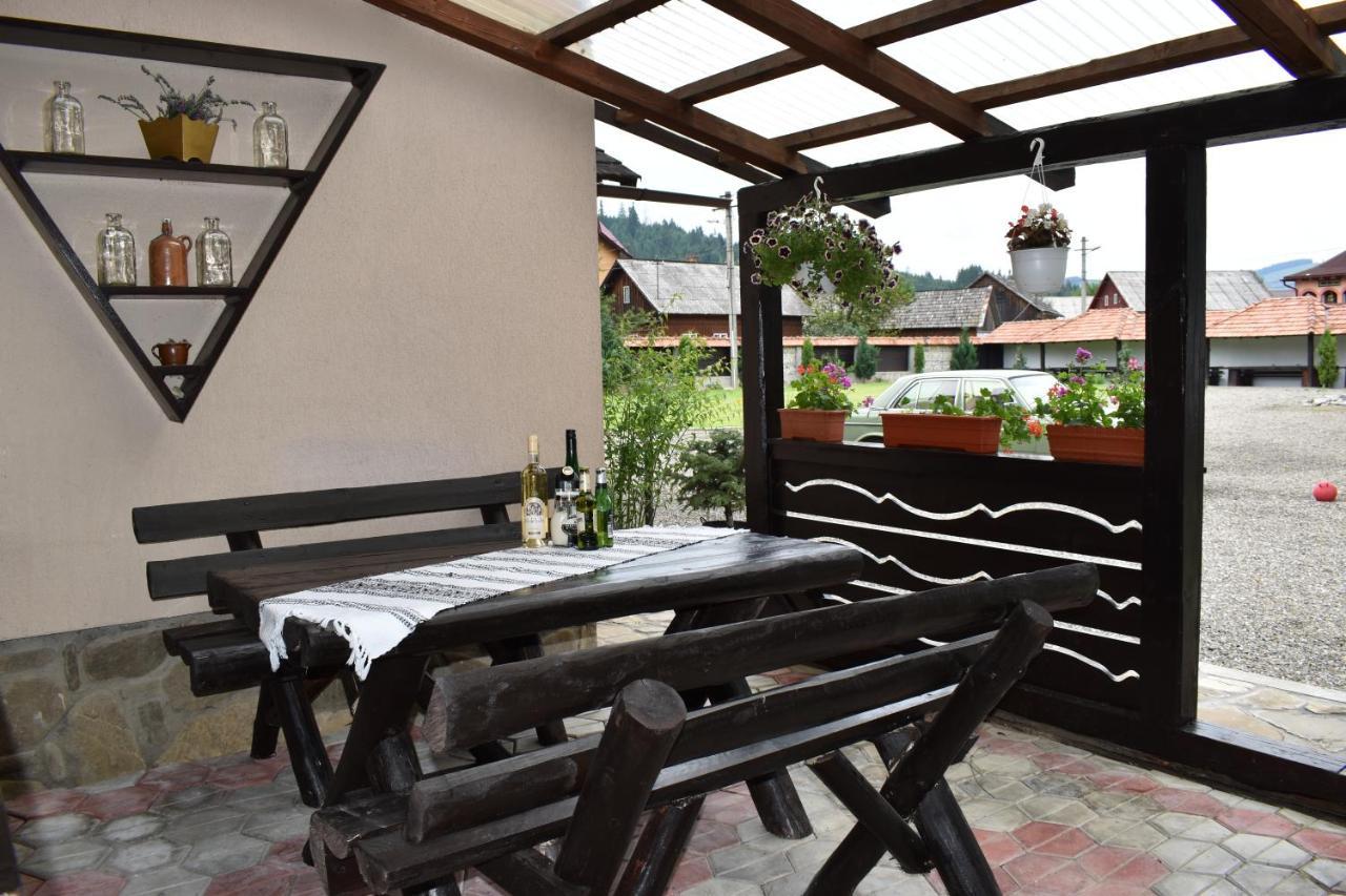 Clematis House Villa Voronet Exterior photo