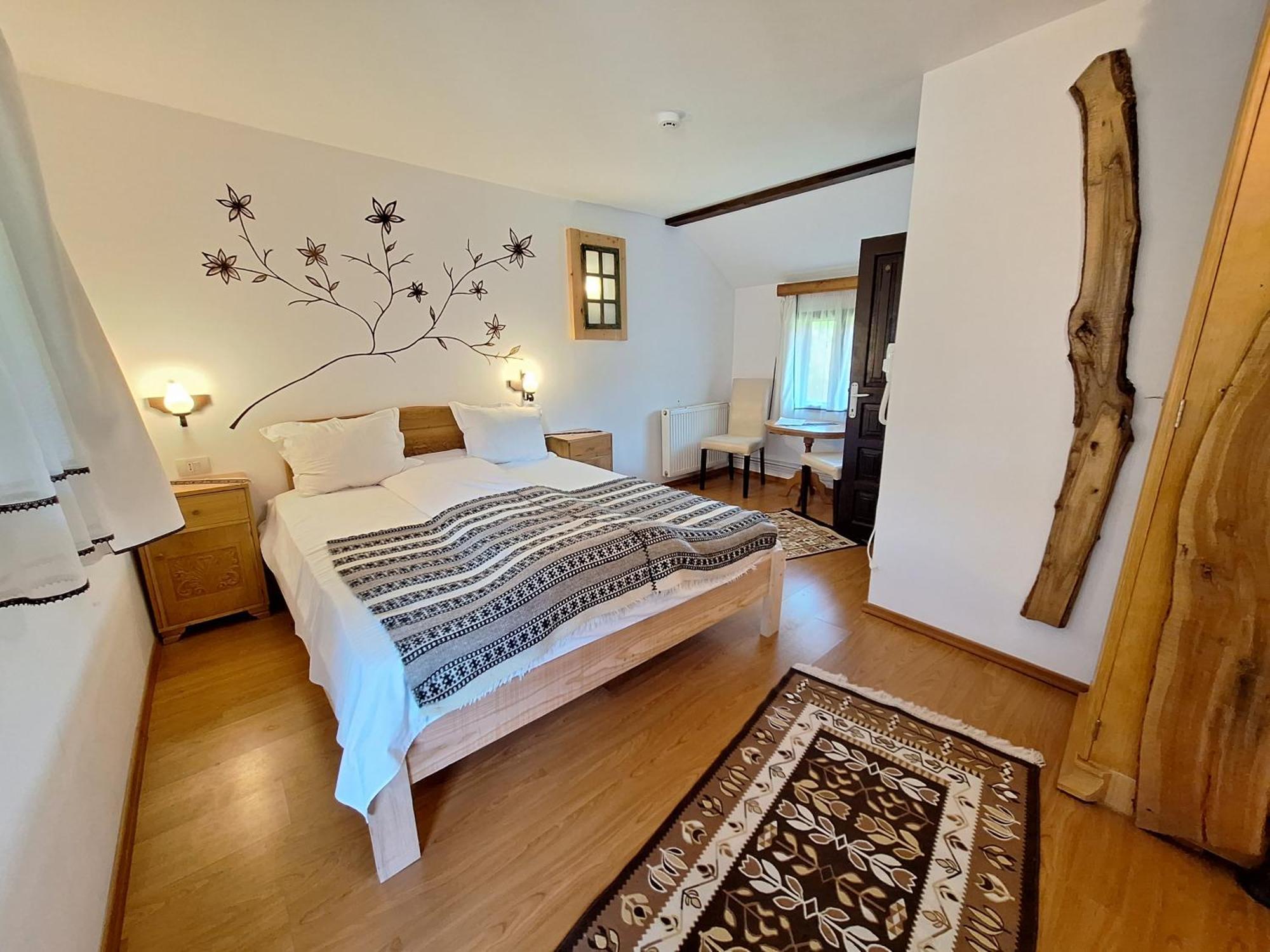 Clematis House Villa Voronet Exterior photo